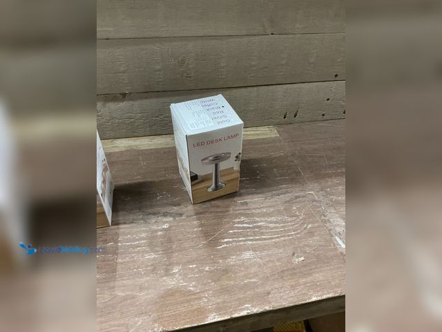 Lot 49-3532424 - LED Desk Lamp New