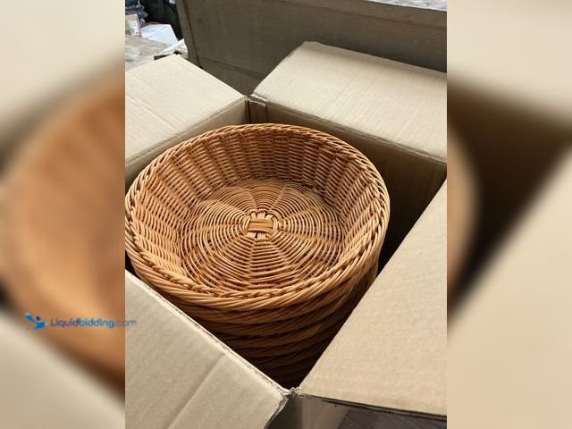 Lot 49-5450615 - Pojaikob 6 Pack Wicker Bread Basket, Round Polyweave Woven Serving Basket, Tabletop Food Serving Bas...