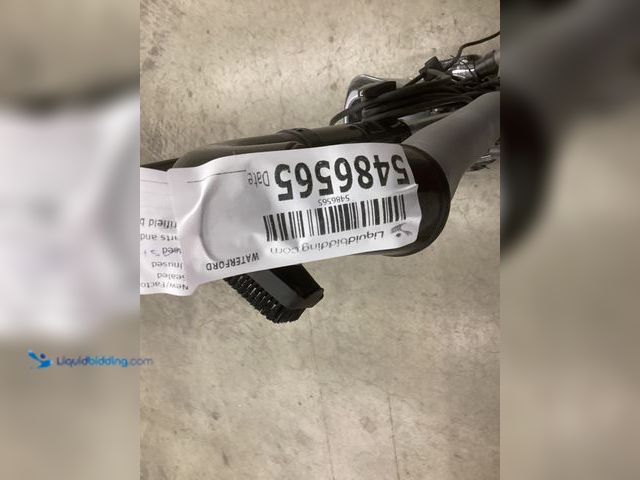 Lot 49-5486565 - Shark
Navigator Lift-Away DLX Bagless, Corded, Upright Vacuum Cleaner with Detachable Canister and ...