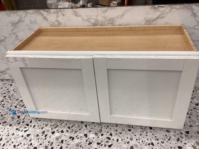 Lot 49-5414045 - Kitchen cabinet white, unused (no factory pic)