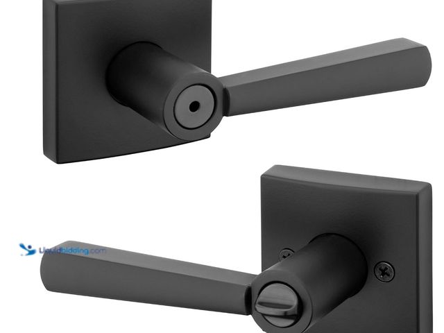 Lot 49-3471654 - Baldwin Spyglass Privacy Lever for Bedroom or Bathroom Door Handle in Matte Black Featuring Microban...