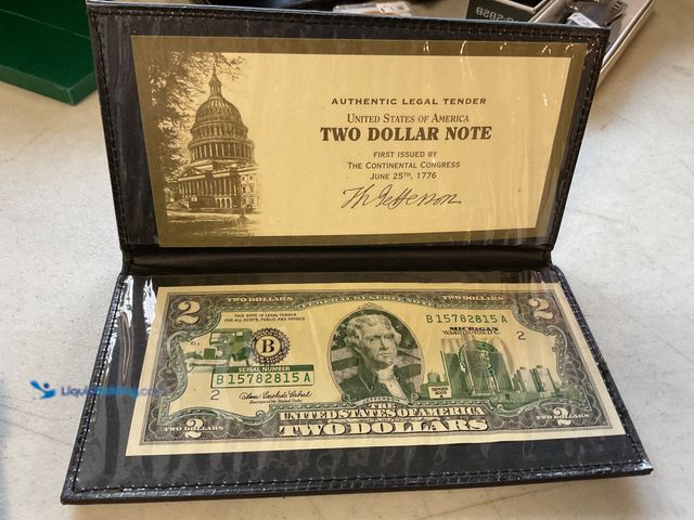 Lot 49-1810289 - 2003 A MICHIGAN SKYLINE UNITED S $2 DOLLAR BILL BANKNOTE IN LEATHER FLIP CASE FOR DISPLAY