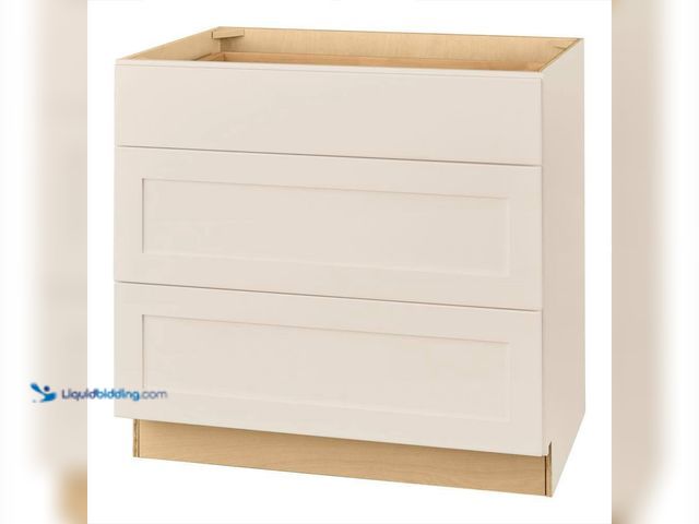 Lot 49-5447616 - Hampton Bay Avondale 36 in. W x 24 in. D x 34.5 in. H Ready to Assemble Plywood Shaker Drawer Base K...