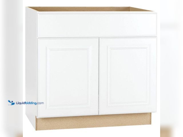 Lot 49-5487802 - Hampton Bay
Hampton 36 in. W x 24 in. D x 34.5 in. H Assembled Sink Base Cabinet in Satin White (sp...