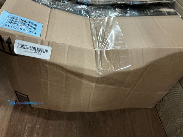 Lot 49-3527261 - 17" x 13" White Picture Frames (5pack) New