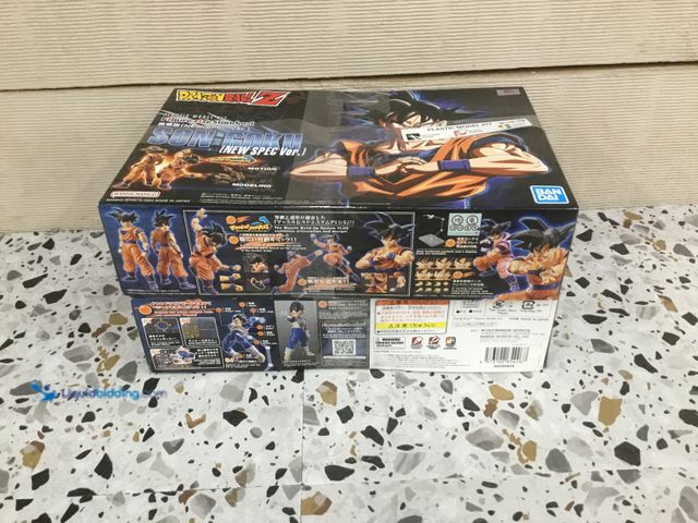 Lot 49-5416329 - Lot of 2.  Plastic Dragon Ball Z. Figure-Rise Standard. Vegeta and Son Goku. Unused