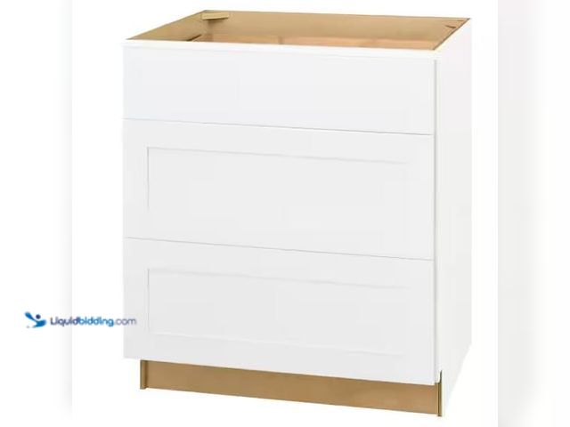 Lot 49-5478544 - Hampton Bay
Avondale 30 in. W x 24 in. D x 34.5 in. H Ready to Assemble Plywood Shaker Drawer Base ...