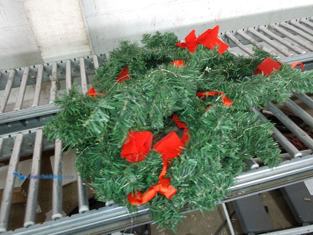Lot 49-1546235 - (6-Pack) Christmas Wreaths with Bright Crimson Red Bows, Approx. 12" across, Unused (6 total wreaths...