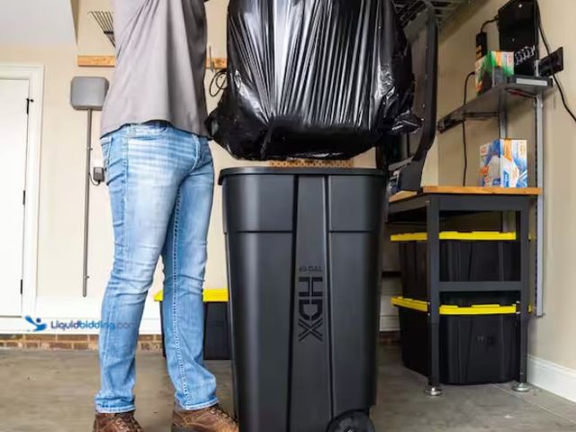 Lot 49-1567736 - HDX 45 gal. Black Heavy Duty Outdoor Trash Can with Wheels and Attached Lid, Model # 999-2445W, Unus...