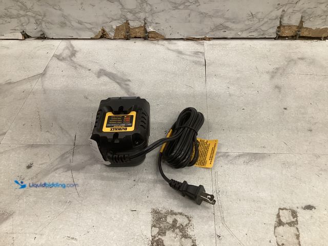 Lot 49-5573263 - Battery Charger Dewalt DCB1102-QW 12V-18V, Unused, Works