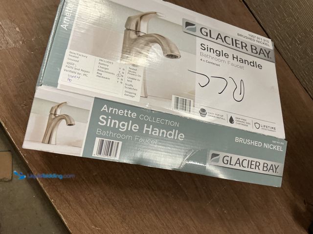 Lot 49-5449511 - Glacier Bay
Arnette Single Handle Single Hole Bathroom Faucet in Brushed Nickel (attachments includ...