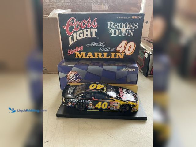 Lot 49-1804542 - BROOKS &amp; DUNN 1/24 SCALE DIECAST CAR IN ORIGINAL BOX
