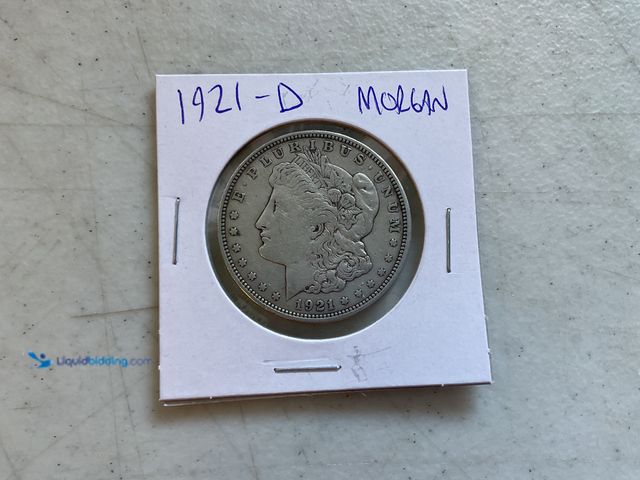 Lot 49-1505996 - 1921-D MORGAN ONE DOLLAR SILVER COIN #COINS1211