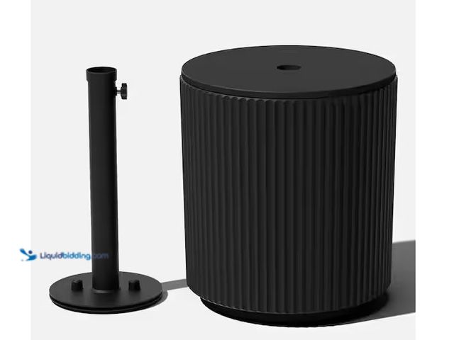 Lot 49-5555303 - Veradek
Round Black Plastic 20 in. Height Outdoor Shade Side Table, Unused