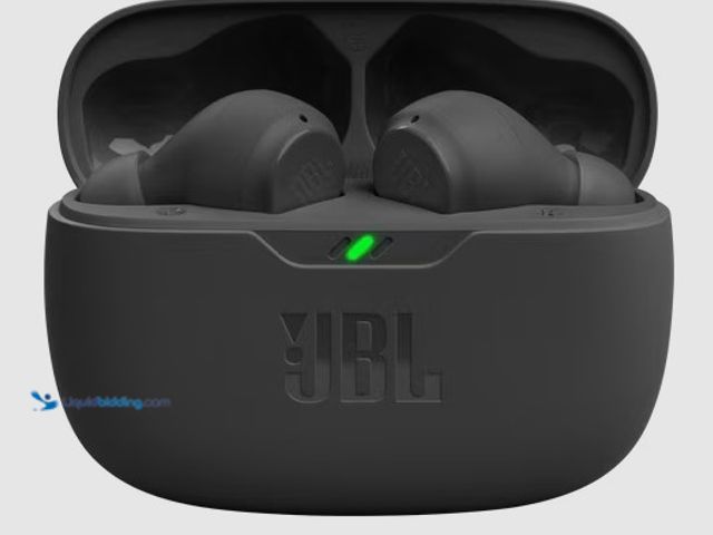 Lot 49-3568823 - JBL Vibe Beam True Wireless Bluetooth Earbuds – Black Powers On  
Unused  Charger Included