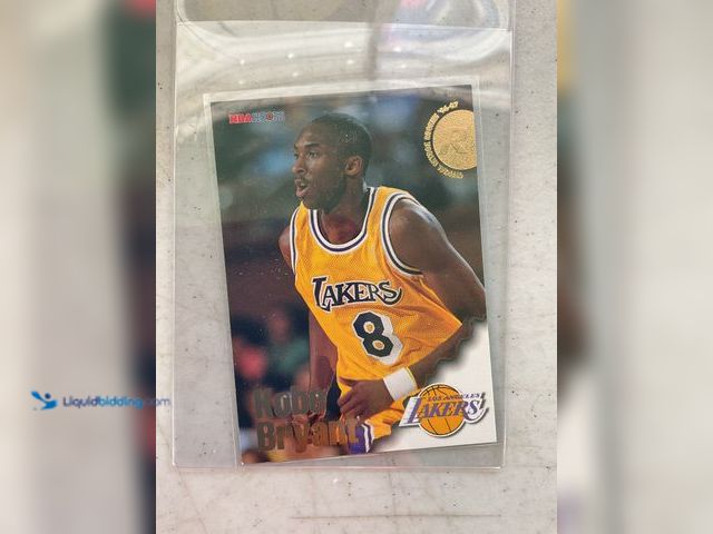 Lot 49-1505513 - COLLECTIBLE 1996-97 SKYBOX BASKETBALL KOBE BRYANT ROOKIE CARD #281 #COINS1211