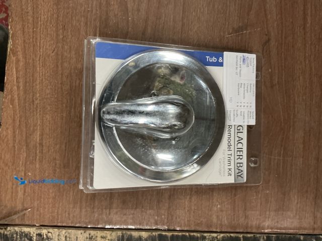 Lot 49-5449037 - Glacier Bay
1-Handle Valve Trim Kit in Chrome (Valve Not Included) Unused