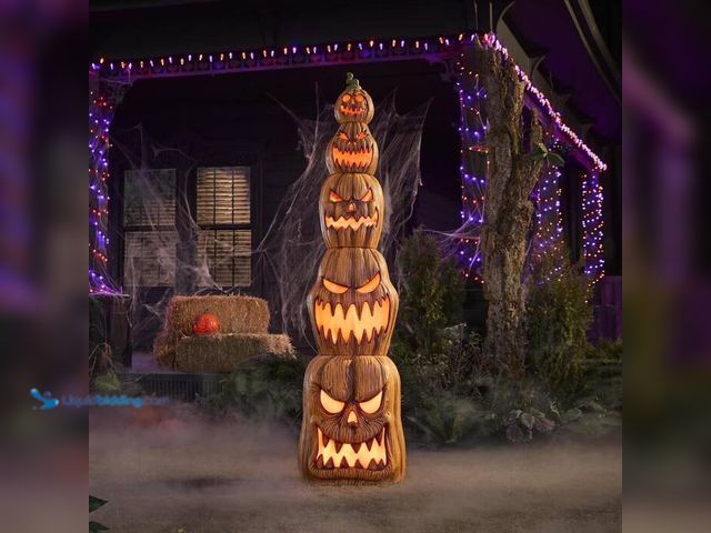 Lot 49-1533366 - Home Accents Holiday 8.5 ft. Halloween Classics Giant-Sized LED Jack-O-Lanterns Stack Model # 24PA00...