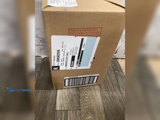 Lot 49-5415030 - 4 Pack HDC Decorative Brackets, Silver. Model: HDCGLPE30SI. Unused