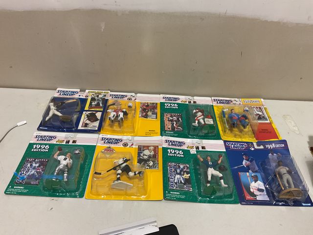Lot 49-1977873 - Other LOT OF 8 NEW IN PACKAGE STARTING LINEUP ACTION FIGURES VARIOUS SPORTS AND PLAYERS INCLUDING TO...