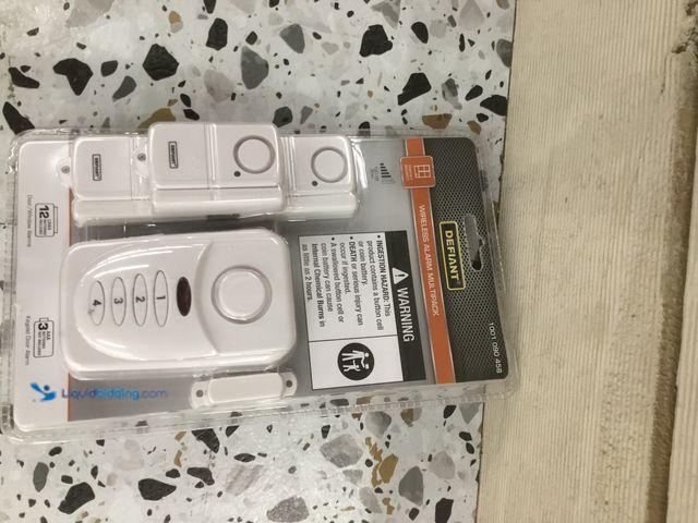 Lot 49-5416213 - Defiant Wireless Home Security Door/Window Alarm Kit. [Model # THD-WK-2] New