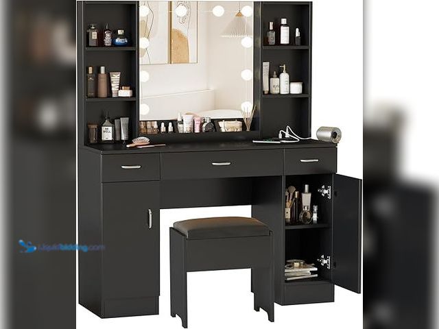 Lot 49-3527644 - Makeup Vanity Table with Lighted Mirror & Power Outlets, Large Vanity Set Vanity Desk with Storage S...