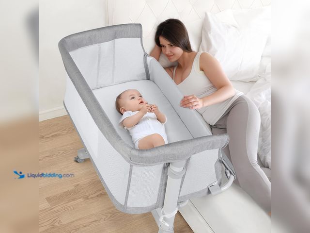 Lot 49-3538918 - COMOMY Baby Bassinet Bedside Sleeper, Baby Bed Bedside Crib with Wheels, Co Sleeper for Newborn Baby...