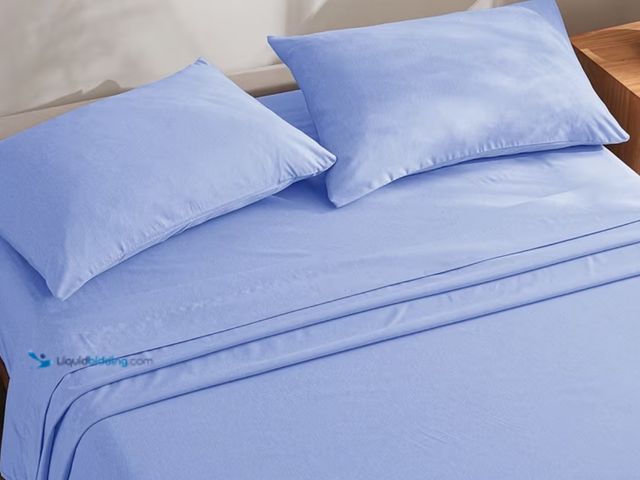 Lot 49-1975267 - Cotton/Linen Blend King Sheet Set. Flat and fitted sheet with 2 king pillow cases. Fitted sheet up t...