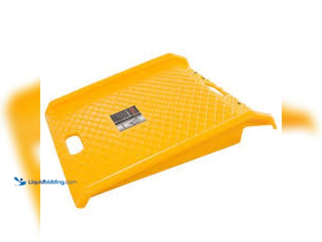 Lot 49-5483757 - Stalwart Portable High-Density Curb Ramp with 1000 lbs. Weight Capacity. Model # W600035. Unused