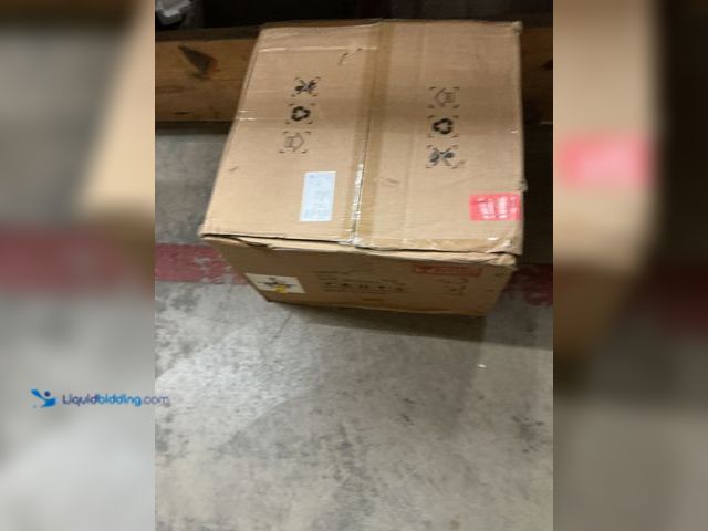 Lot 49-5487620 - Ceiling Fan With Light (attachments and hardware included) Unused