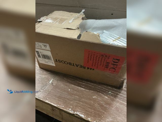 Lot 49-5484457 - Weight Vest W/ removeable and extra weight Used