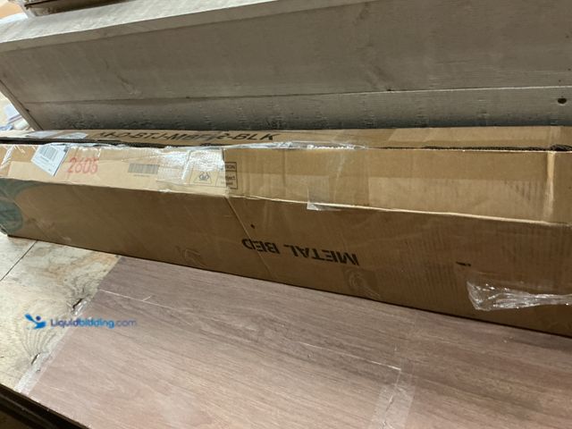 Lot 49-5409804 - Full Metal Bed Frame Unused (no factory pic)