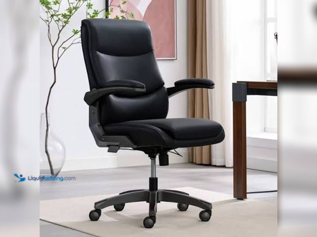Lot 49-5542690 - La-Z-Boy Manager Office Chair Unused