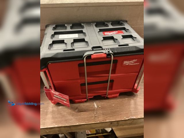 Lot 49-5449506 - Milwaukee
PACKOUT 22 in. 2-Drawer Tool Box with Metal Reinforced Corners (dusty) Unused