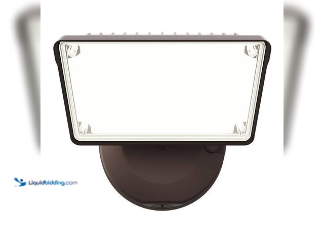 Lot 49-5413128 - HALO
TGS 120-Watt 90° Bronze Outdoor Integrated LED Flood Light New