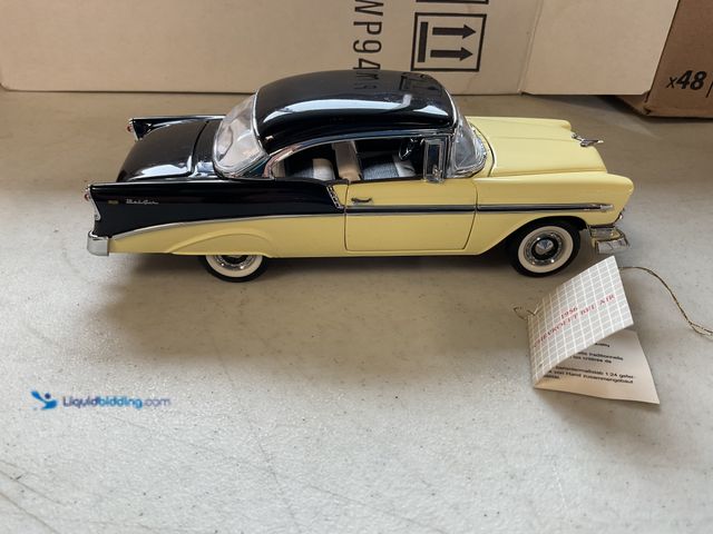 Lot 49-1804431 - FRANKLIN MINT 1956 CHEVROLET BEL AIR 1/24 SCALE DIECAST CAR