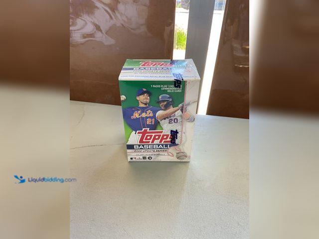 Lot 49-1977205 - Other WOW FACTORY SEALED 2022 TOPPS UPDATE BASEBALL MLB TRADING CARD BLASTER BOX WITH 7 PACKS AN AMA...
