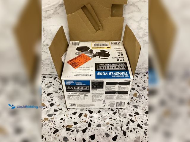 Lot 49-5406114 - Everbilt 1/10 HP Non-Submersible Self-Priming Transfer Pump, Used, Tested works, Scuffs/Scratches.