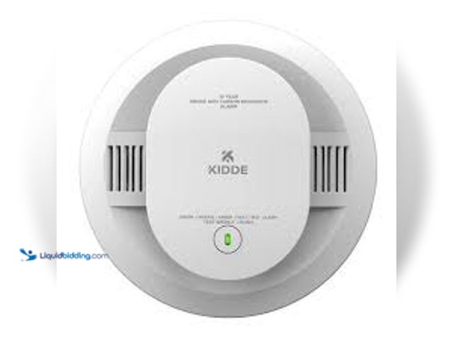 Lot 49-5454027 - Kidde Combination Smoke/Carbon Monoxide Alarm.Item is Unused wih Box damage, hardware included