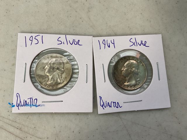 Lot 49-1505708 - LOT 2 SILVER QUARTERS INCLUDING 1951 AND 1964 90% SILVER #COINS0122