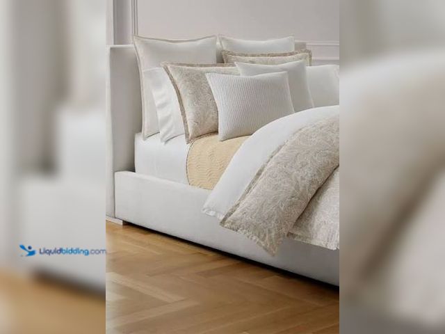 Lot 49-1632087 - Ralph Lauren Home King Size Beige & White Comforter with 2 Shams, MSRP $500.00, Slightly used condit...