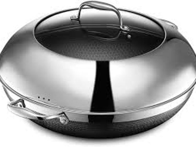 Lot 49-5483460 - Shop HexClad HexClad Hybrid 14" Wok with Lid. Model: 859006007441. Unused