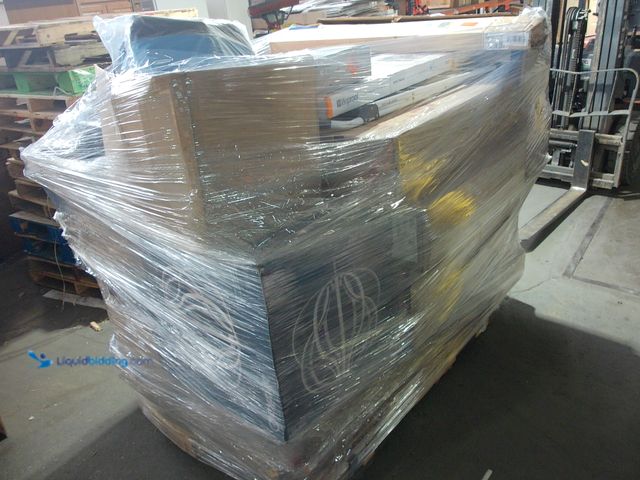 Lot 49-1566619 - Salvage Pallet: IMPORTANT: Please note that the condition of this lot is SALVAGE.  Salvage assets ar...