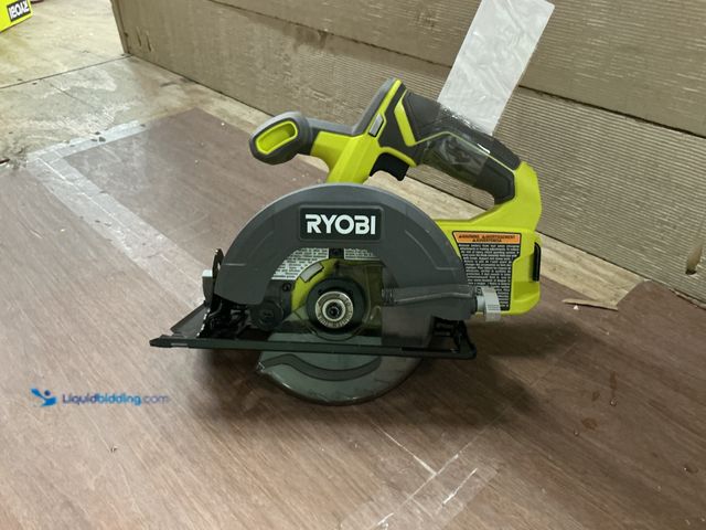 Lot 49-5413234 - RYOBI
ONE+ 18V Cordless 5 1/2 in. Circular Saw (Tool Only) Slightly Used