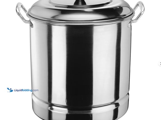 Lot 49-3433487 - Vasconia Aluminum 32 Quart Steamer Pot with Steamer Tray and Lid, Model # 839533418, Slightly used, ...