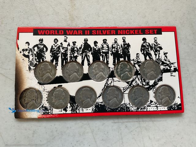 Lot 49-1505558 - WORLD WAR II SILVER NICKEL SET 11 COINS IN A CARDBOARD DISPLAY 35% SILVER 1942-1945 #COINS1211