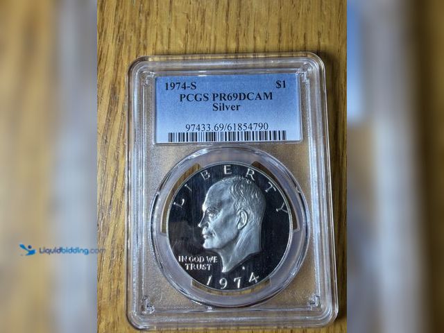 Lot 49-1975126 - 1 1974 Silver