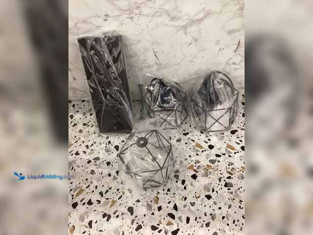 Lot 49-5433915 - Black Light Fixture. Item is Unused