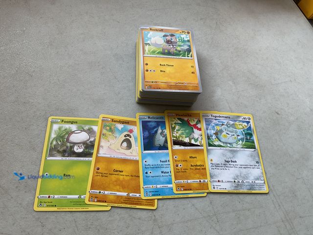 Lot 49-5451694 - Other LOT OF 80+ POKEMON CARDS FROM VARIOUS YEARS AND EVOLUTIONS LOADED WITH GREAT CARDS