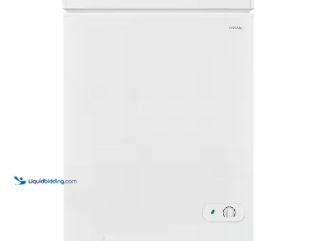 Lot 49-1575786 - Vissani 5.0 cu. ft. Manual Defrost Chest Freezer with LED Light in White, Garage Ready, Model # HMCF...